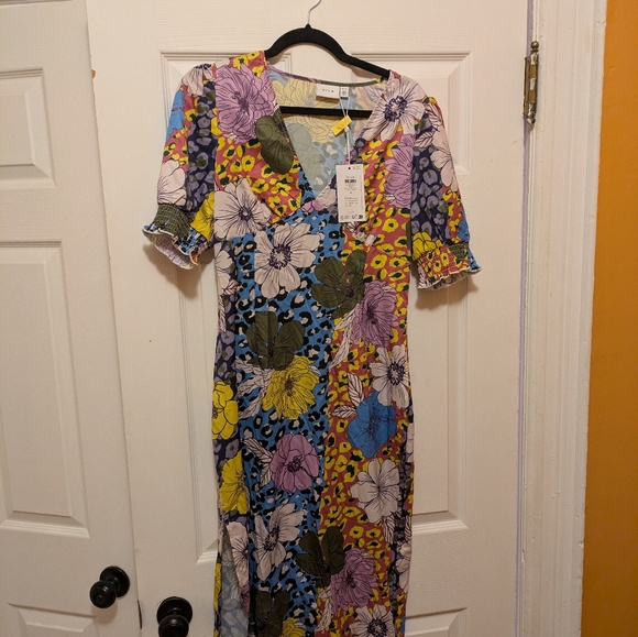NWT Vila v neck midi tea dress with side split in mixed floral print - Picture 9 of 9